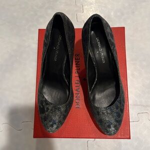 Donald J. Pliner Women's Black and Gray Heels